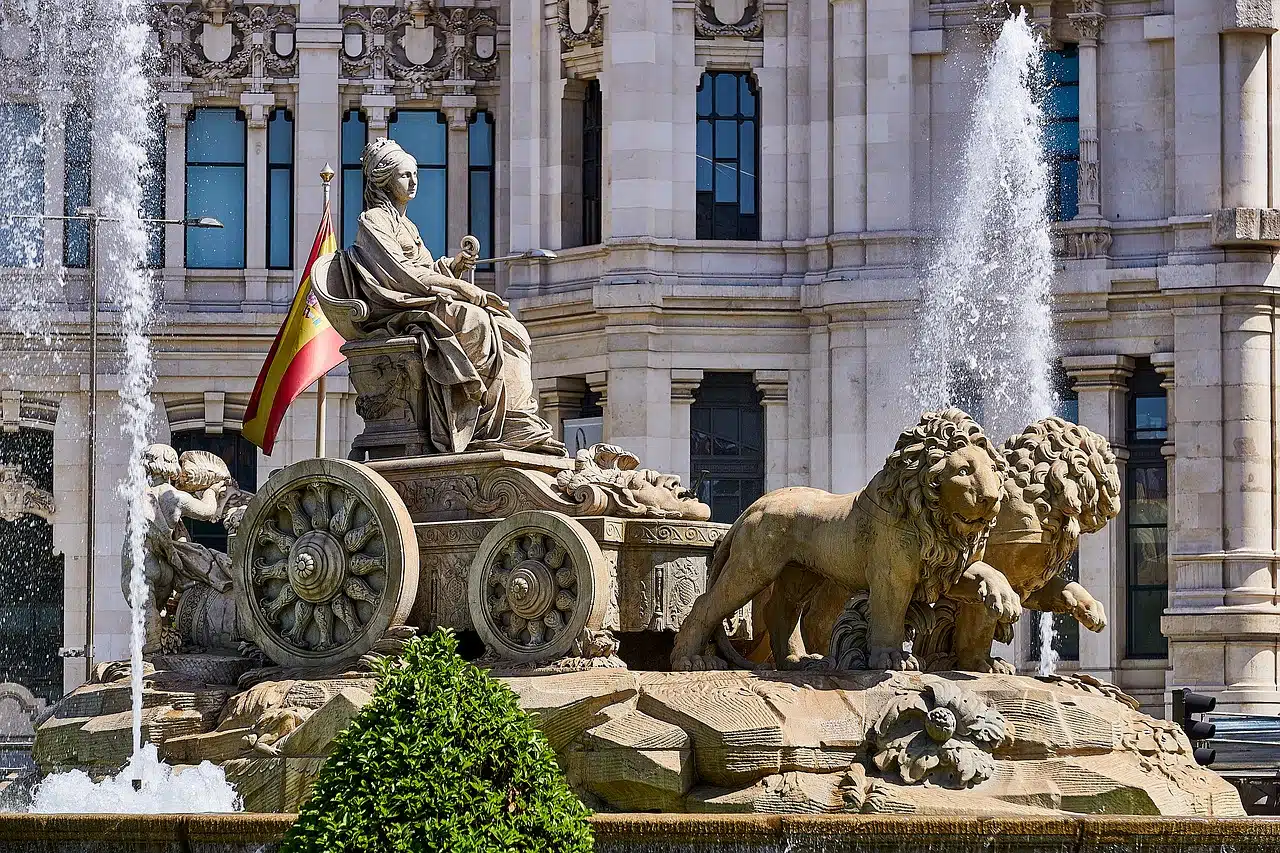 fuente-cibeles-leones