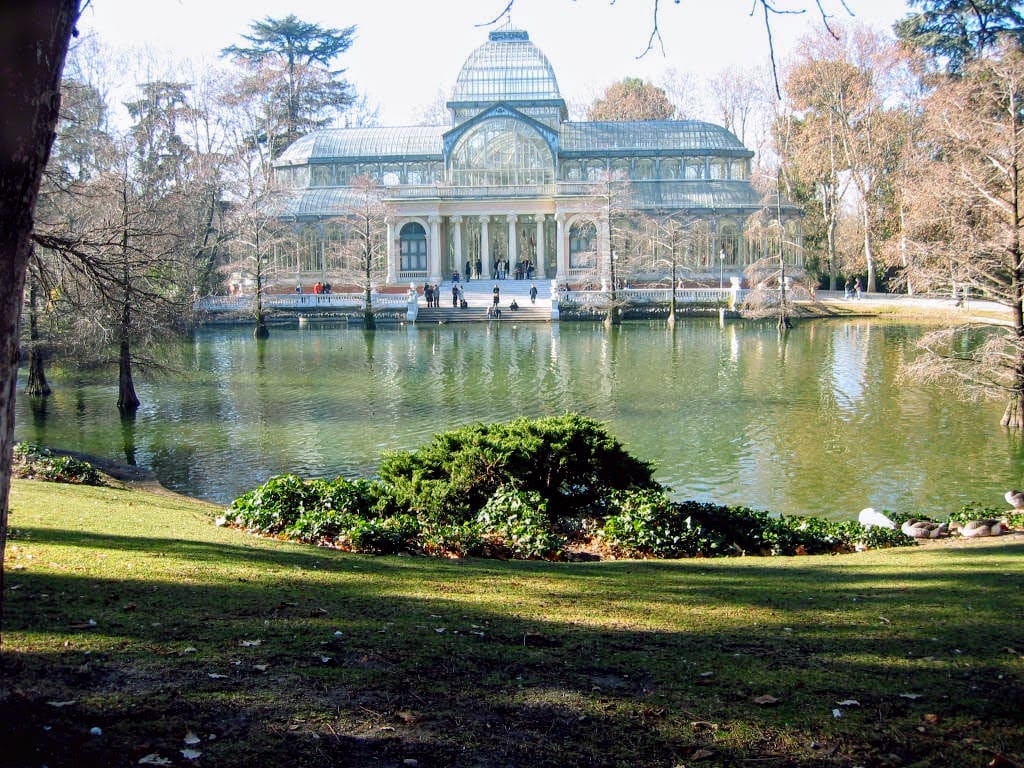 palacio de cristal - retiro - feria del libro